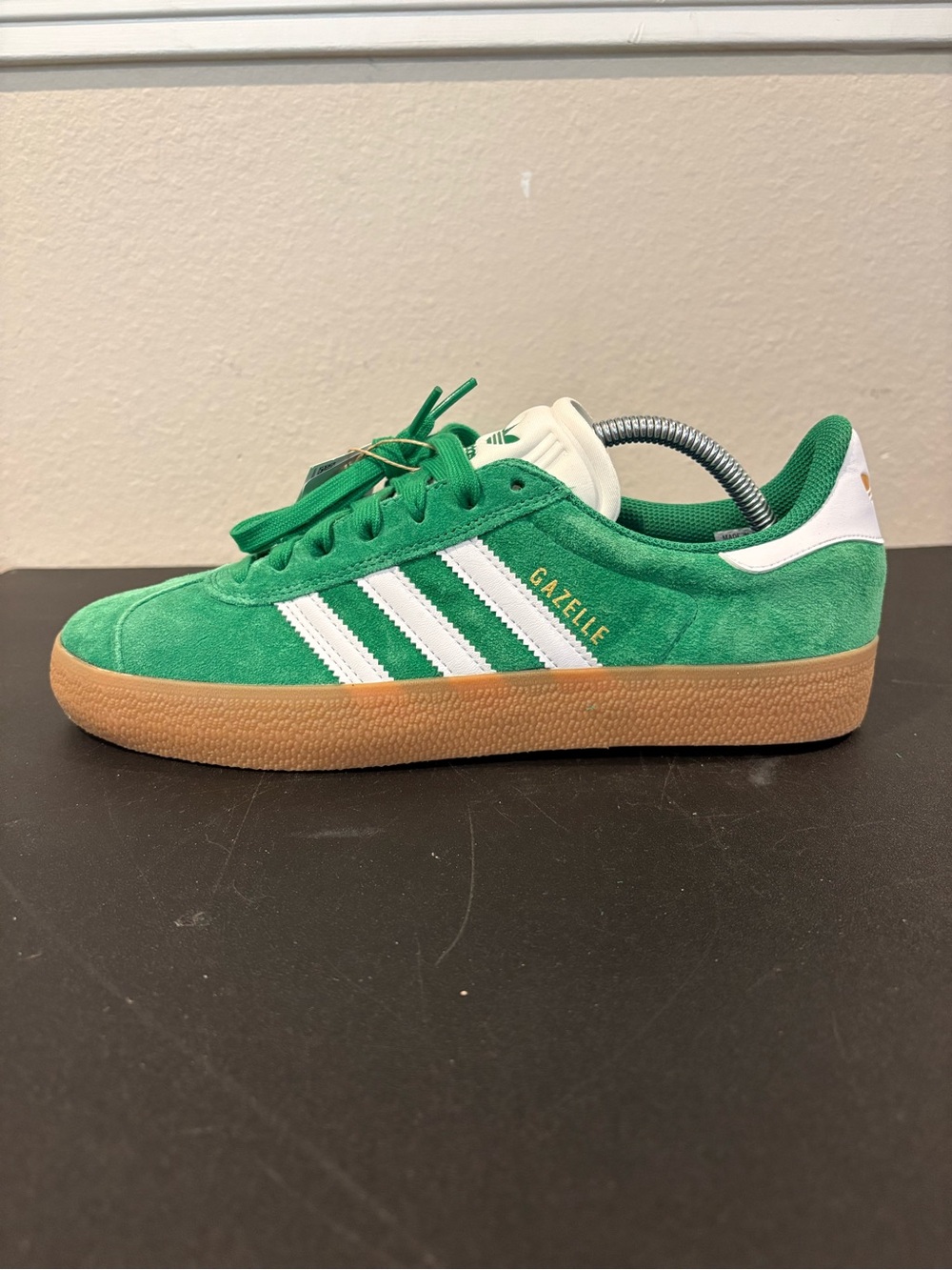 Adidas Gazelle ADV Green Gum Bottoms Casual Shoes JH5247 Mens Size 9.5 - Picture 3 of 10